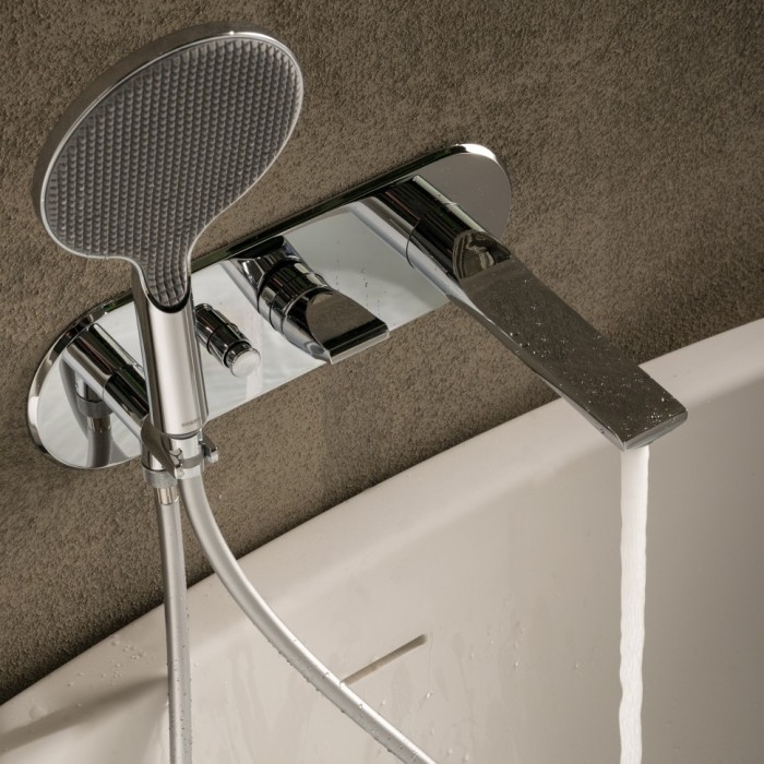 Bossini наружная часть смесителя для ванны c изливом, верхним душем и шлангом, apice, хром арт. z00557.030